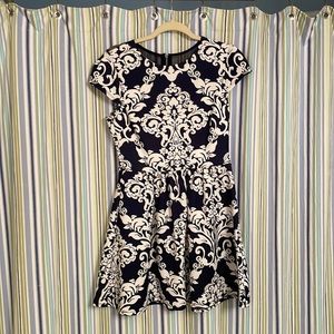 Cute navy and white dress (9/10)